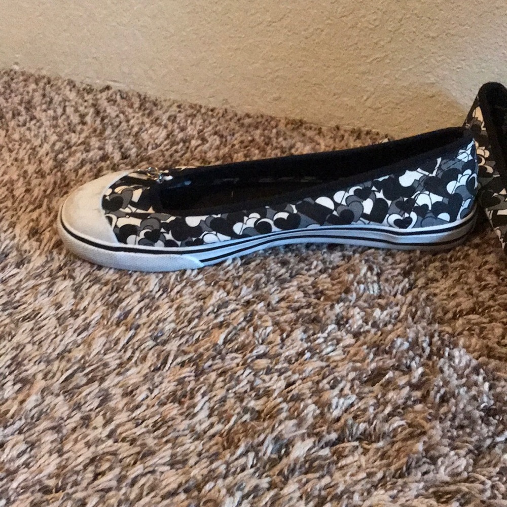 American Eagle Heart Flats - Picture 4 of 6